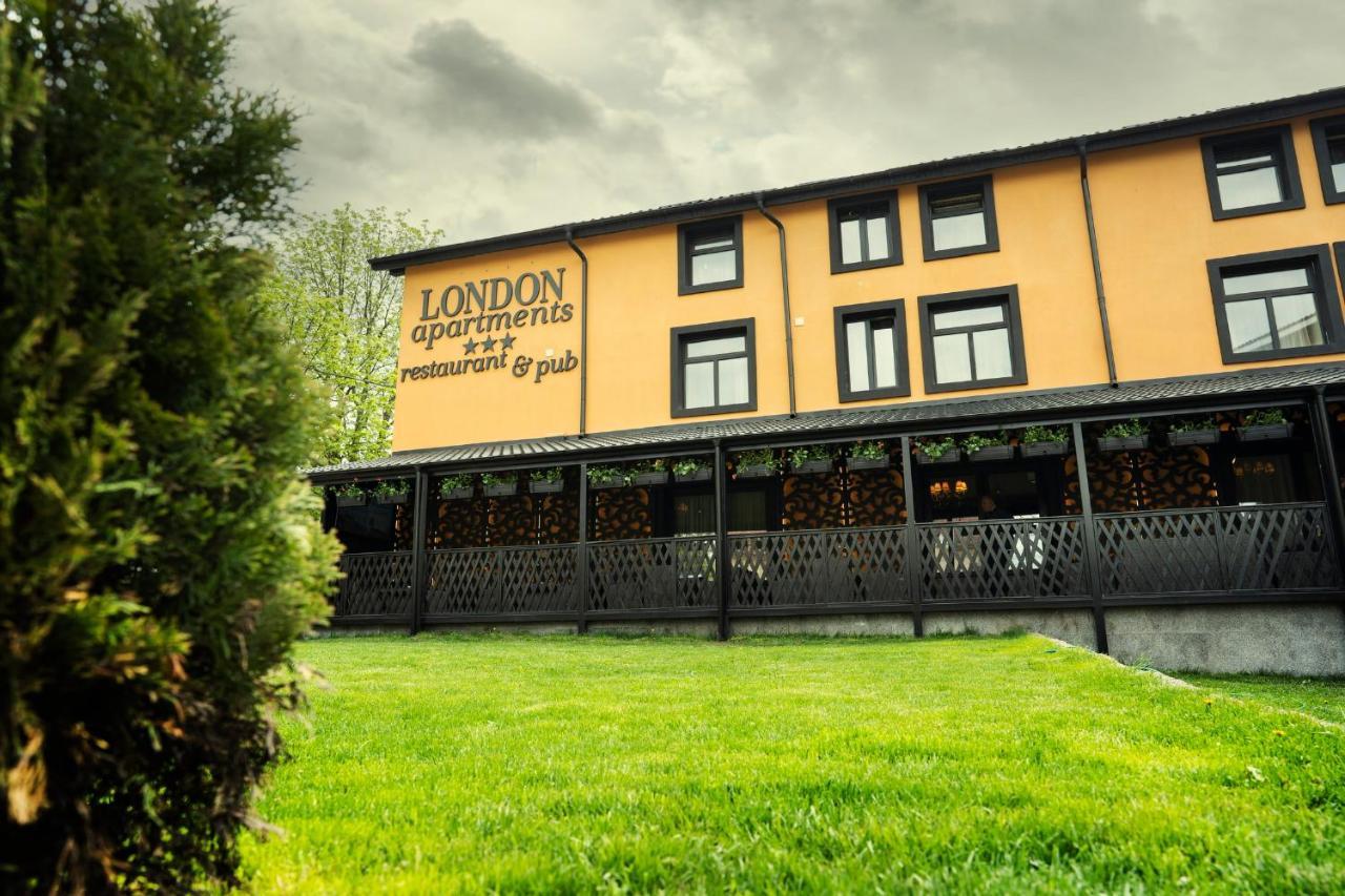 London Apartments Vaslui Exterior foto